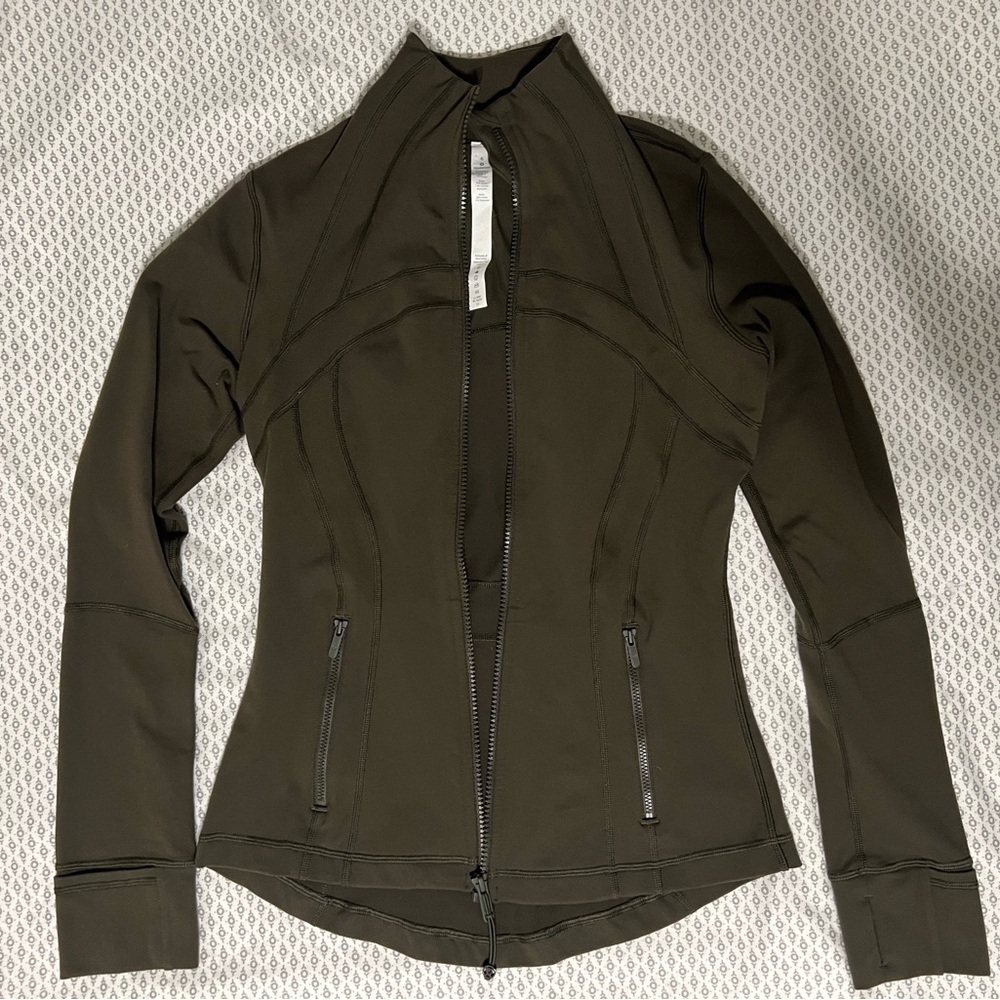 Lululemon define olive green jacket size 6